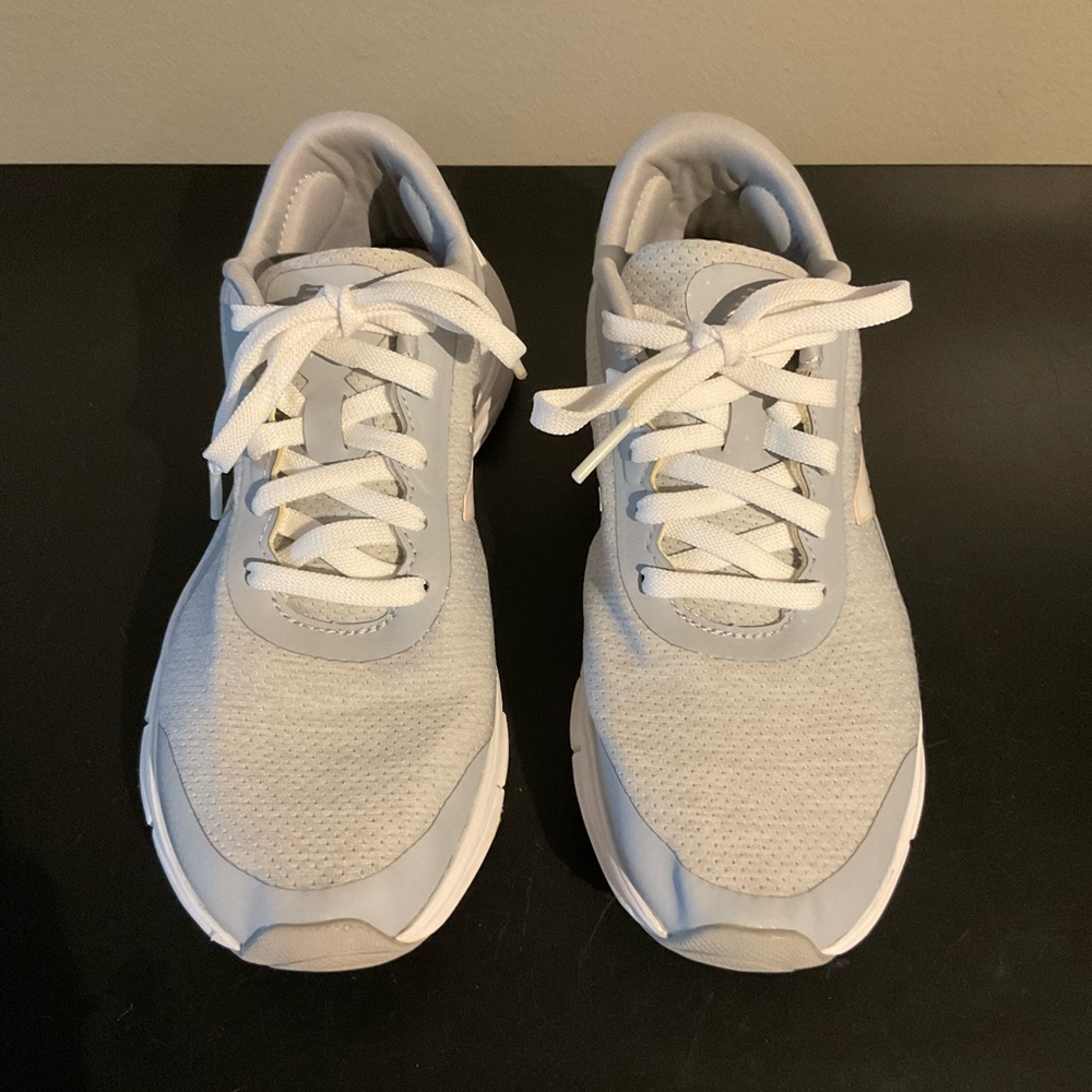 New Balance Light Gray Sneakers